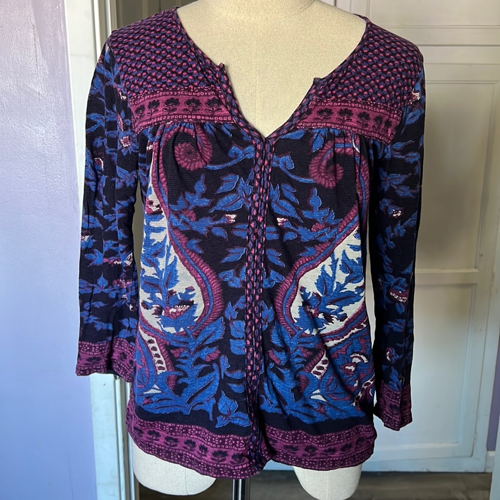 Lucky Brand Lightweight paisley design long sleeve blouse.